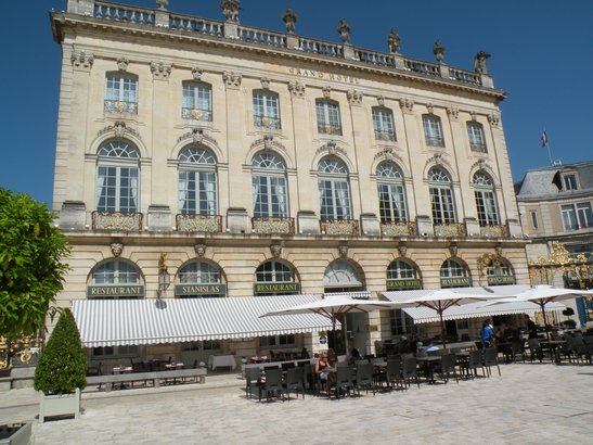  Grand hôtel de la Reine